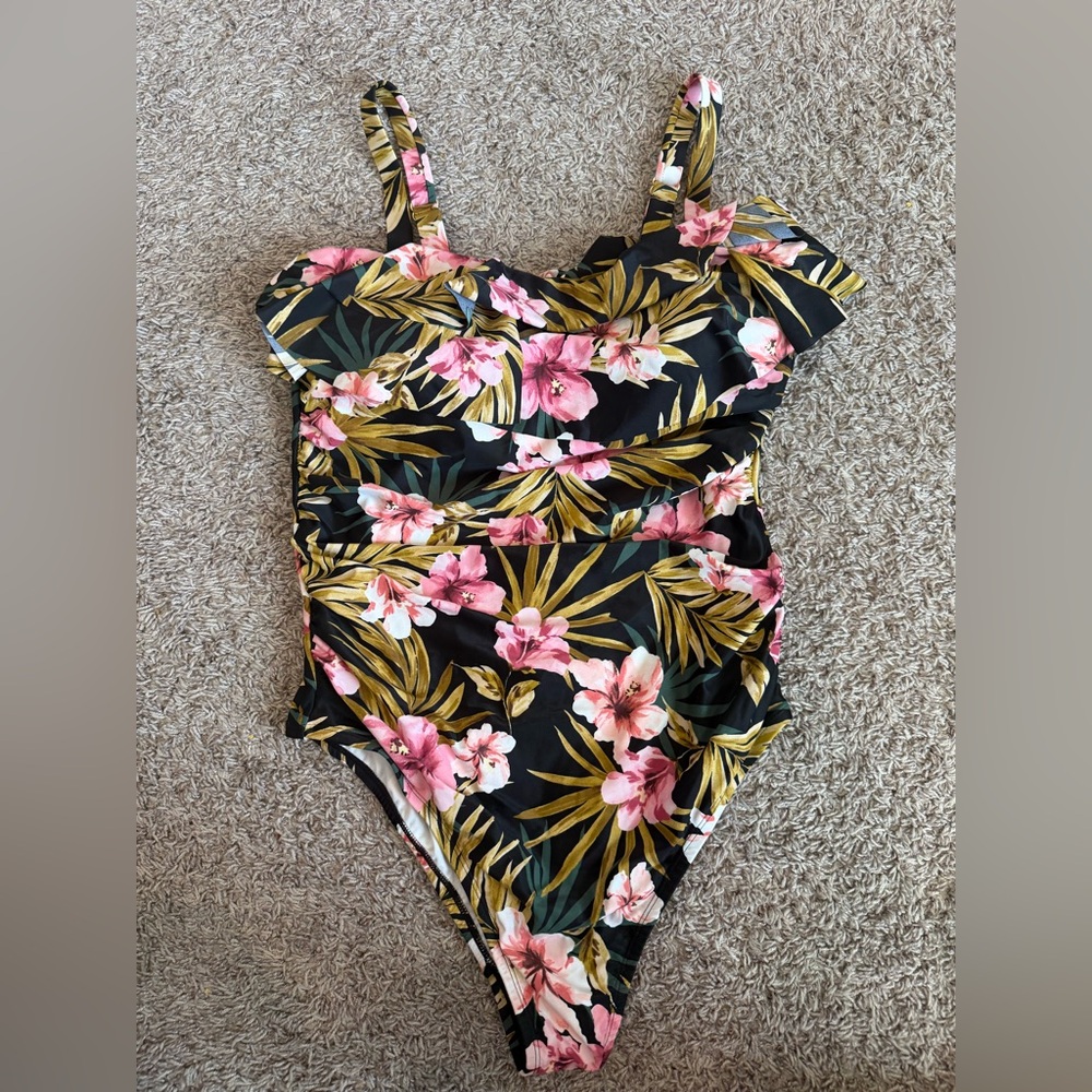 NWT KONA sol Swimsuit